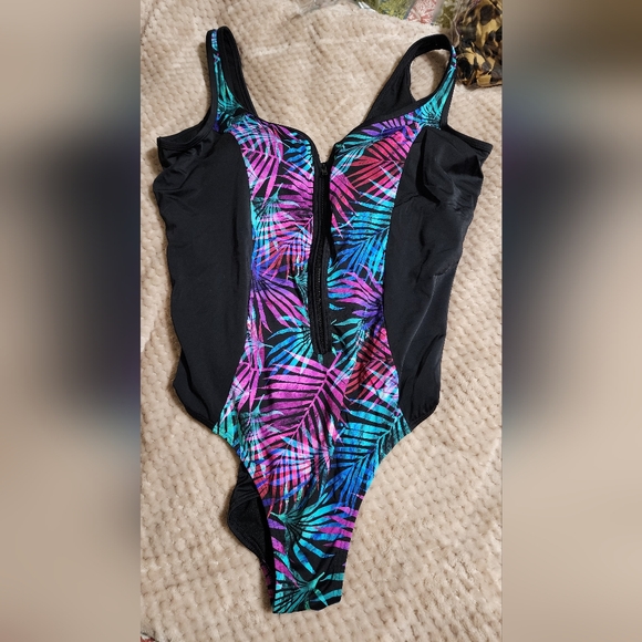 other Other - Sleek Black One Piece Swimsuit for Swim